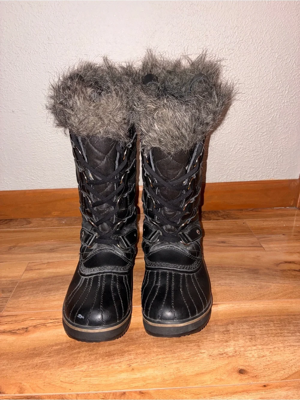 Sorel Women’s Tofino II Waterproof Faux Fur Gray Black Winter Boots - size 7.5